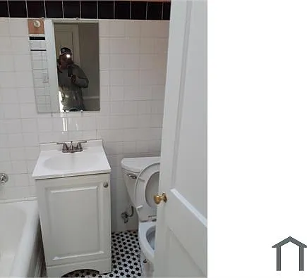 2400 N Longwood St #2 — Photo 5