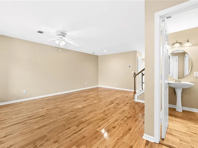 2266 Oak Glenn Cir — Photo 5