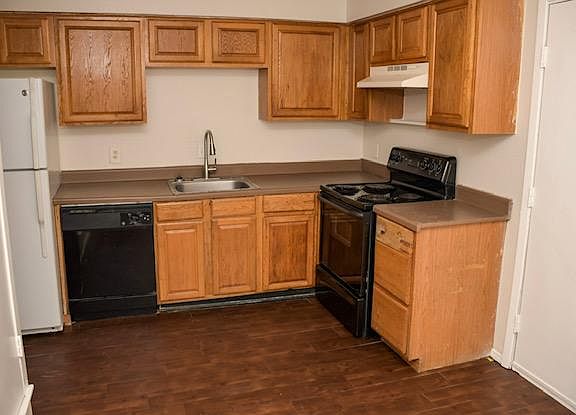 4th image of 806 N Cummings Dr #13-20