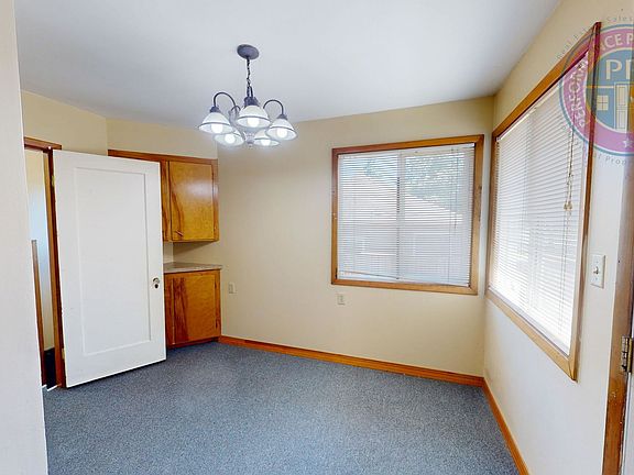3rd image of 5329 N Willamette Blvd