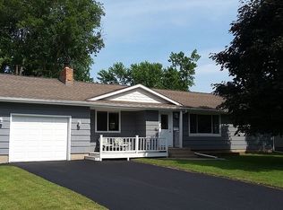 1892 Oxford St N, Roseville, MN 55113