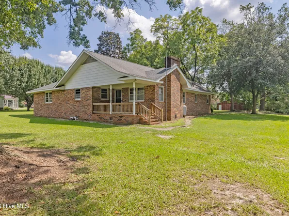 298 Cypress Creek Road, Wallace, NC 28466
