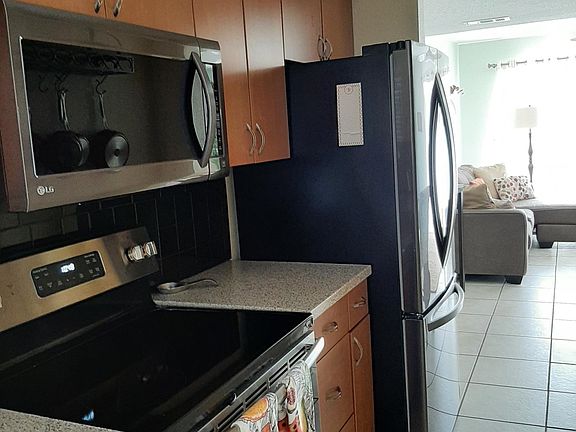 3rd image of 437 N Oleander Ave APT 5