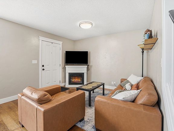 4th image of 1024 S 270 W