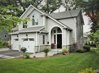 240 Highwood Ave, Ridgewood, NJ 07450