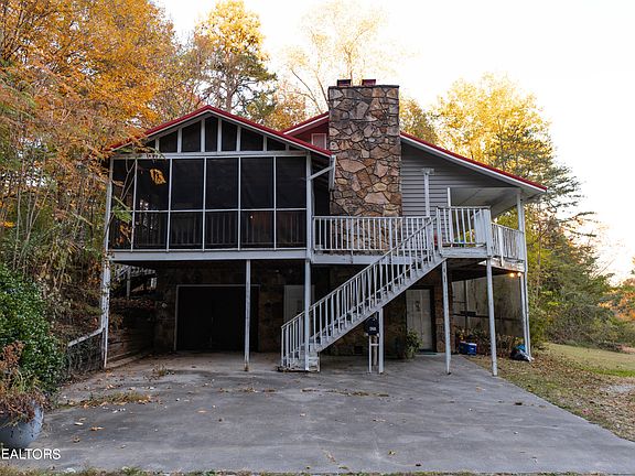 3rd image of 4217 NE Valley View Dr