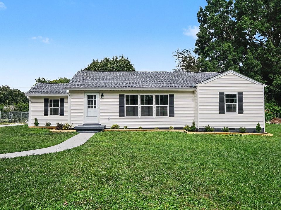 1st image of 206 Bragg Cir