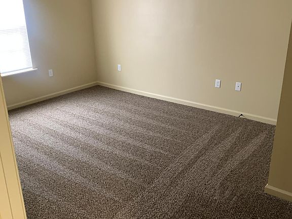 4th image of 1304 N Lincoln Ave #24