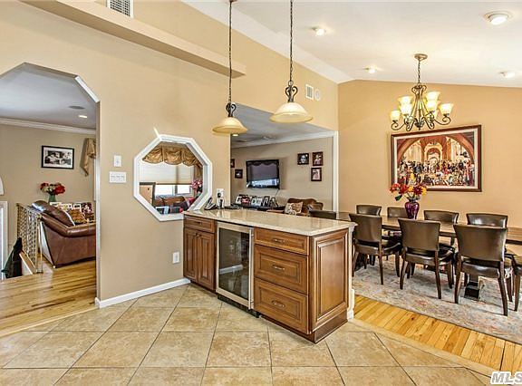 3rd image of 2769 Lee Pl