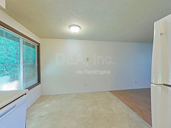 3rd image of 434 Ermine St SE