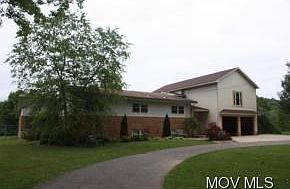 Nice Horseshoe Driveway