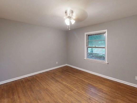 3rd image of 1402 Bonnie Dr