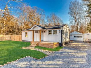 20 Heather Dr, Center Moriches, NY 11934