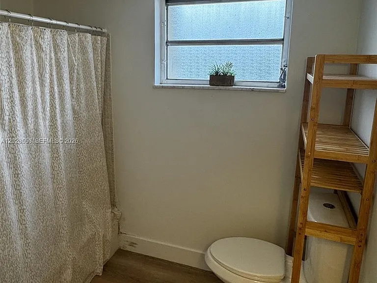 410 SE 2nd St #202 — Photo 13