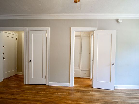 4th image of 1638 SE 12th Ave #105