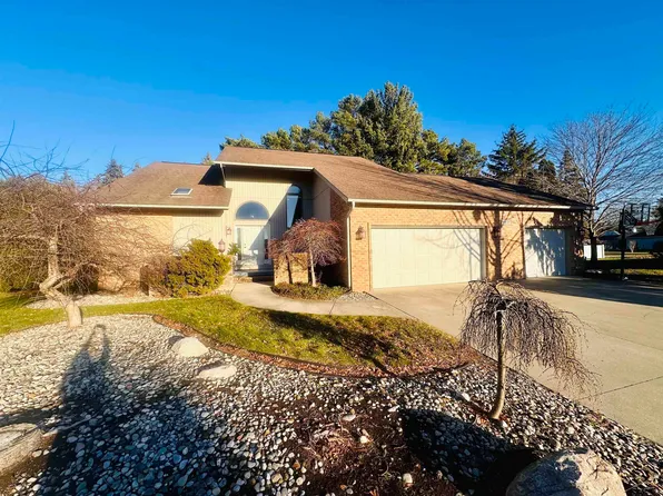 303 Ireland St, Auburn, MI 48611