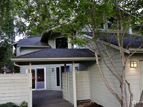 2nd image of 640 NW Ebb Tide Court