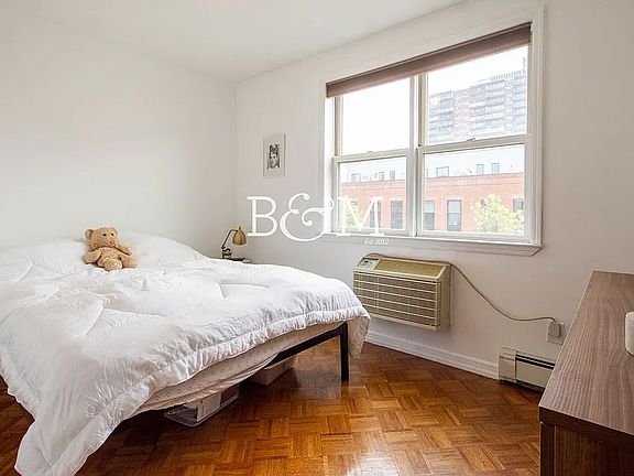 2nd image of 25 Meserole St APT 4F