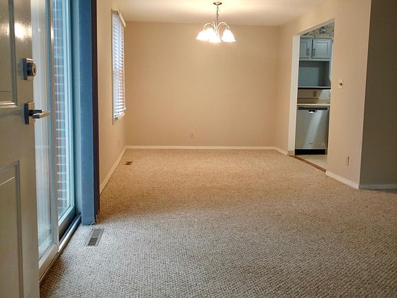 3rd image of 3320 Millersport Hwy APT A