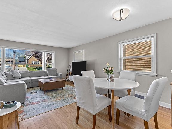3rd image of 4022 N Newhall STREET #4024