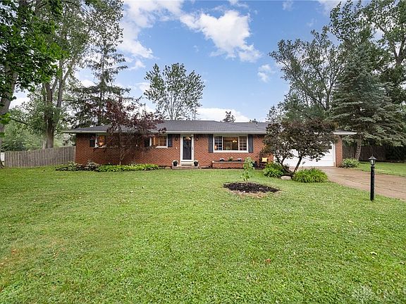 3rd image of 2844 La Cresta Dr