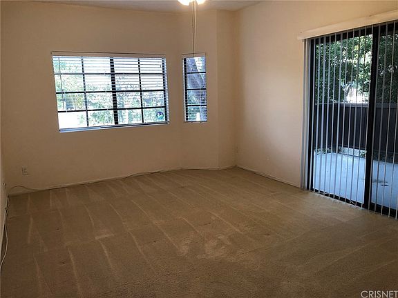 5th image of 17914 Magnolia Blvd Unit 137