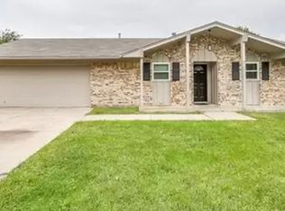 905 Keller Ave, Benbrook, TX 76126