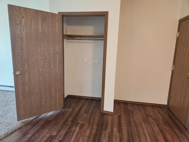 Eastern Hills Apartments — Photo 4