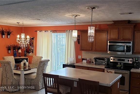 5th image of 2111 SW 51st Ct