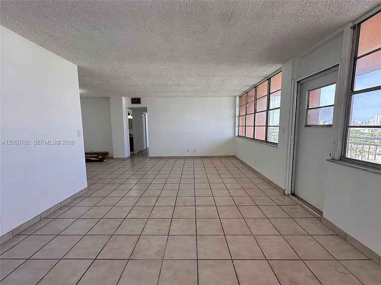 2025 NE 164th St #1008 — Photo 20