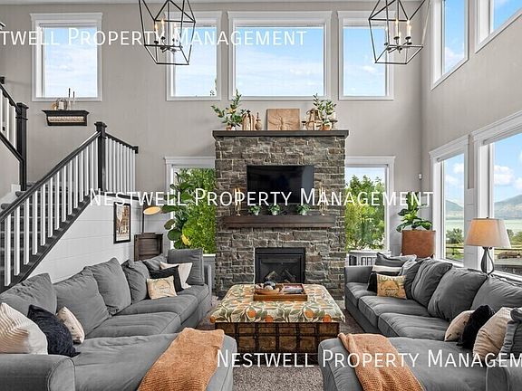 3rd image of 247 E Sandhill Dr