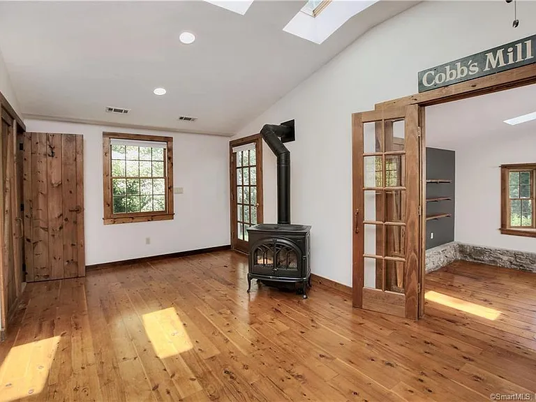 5 Old Mill Rd — Photo 15