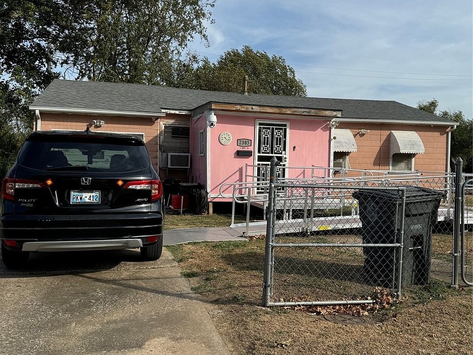 1st image of 2303 N Victor Ave