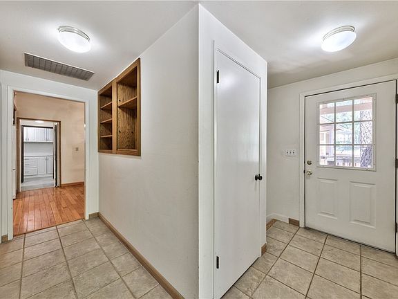 4th image of 120 Juanita Dr Unit 19