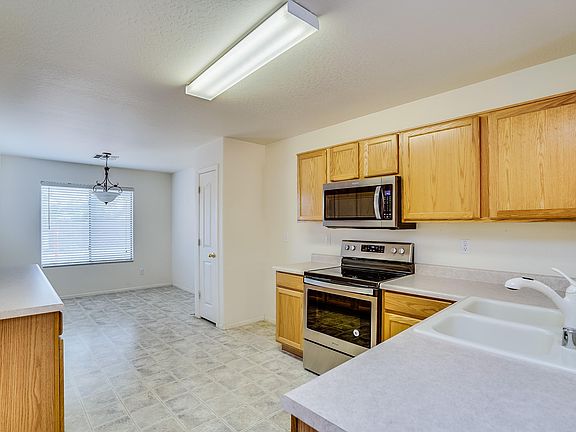 3rd image of 43516 W Sagebrush Trl