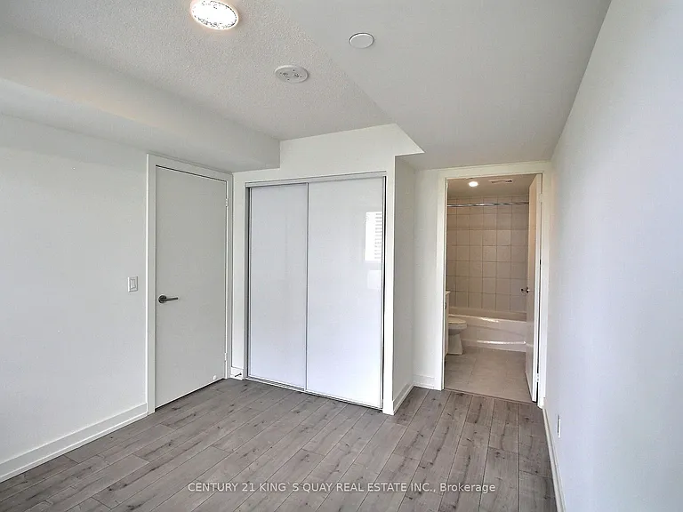 10 Wilby Cres #907 — Photo 11