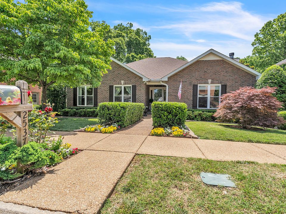 1st image of 2537 Winder Dr