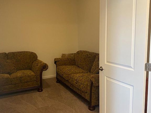 5th image of 56 Thornwood Dr