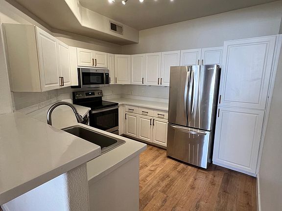 4th image of 5303 N 7th St Unit 228