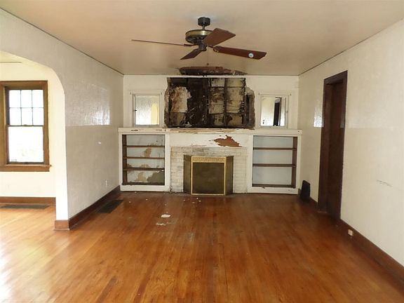 4th image of 1402 Woodlawn Blvd