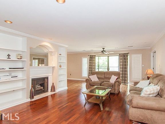2nd image of 3105 Pine Heights Dr NE