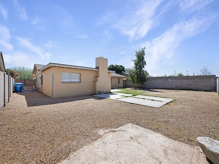 1826 W Behrend Dr — Photo 21