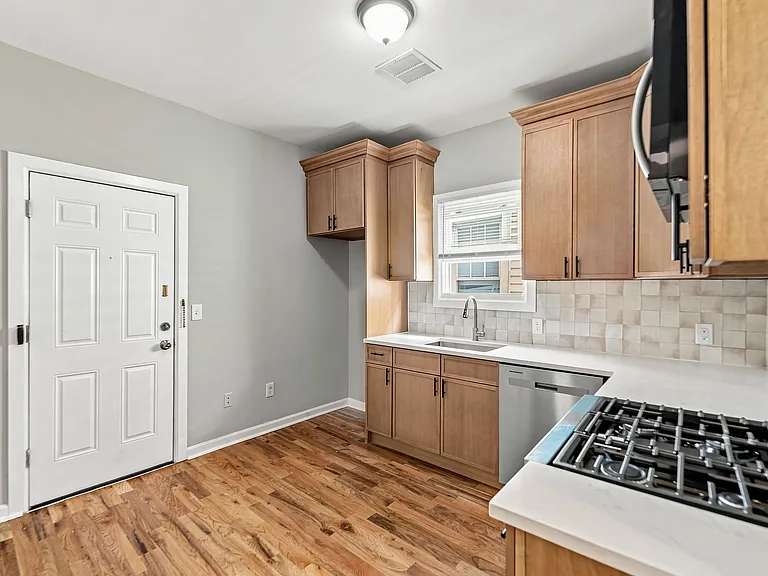 422 Woodside Ave #3 — Photo 7