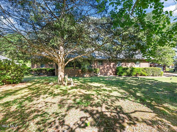 3rd image of 4802 Meadow Court Drive