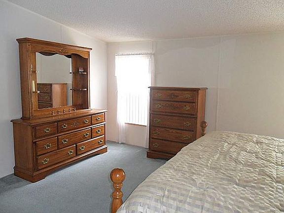 5th image of 708 Bishop Dr