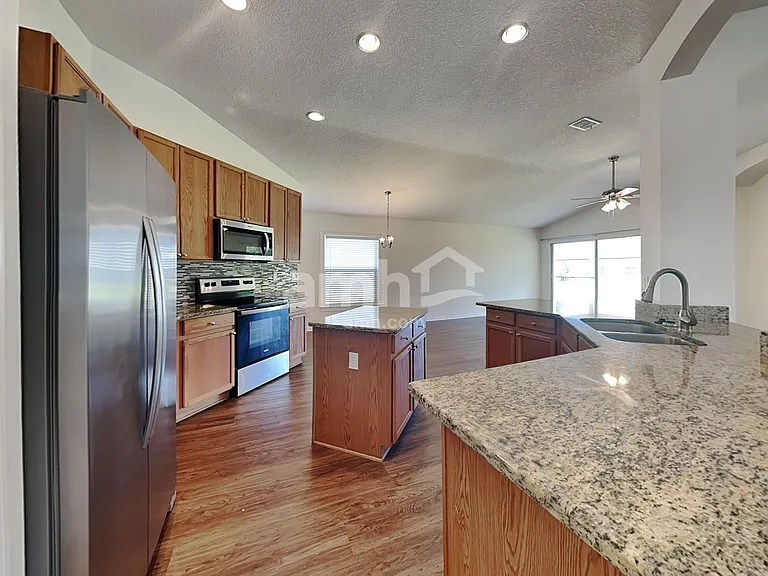3584 Shrewsbury Dr — Photo 3