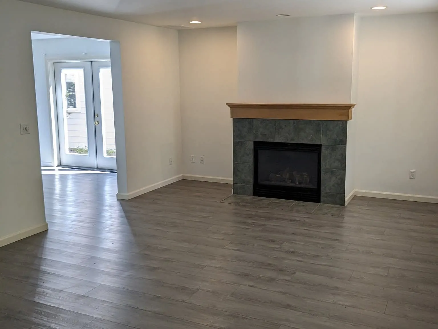 5 bed, 2.5 bath, 2460 sqft, $1,100 — Photo 2