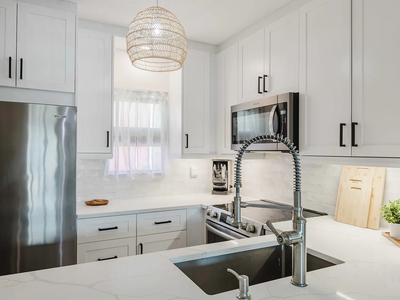 2 bed, 1100 sqft, $4,500 — Photo 4