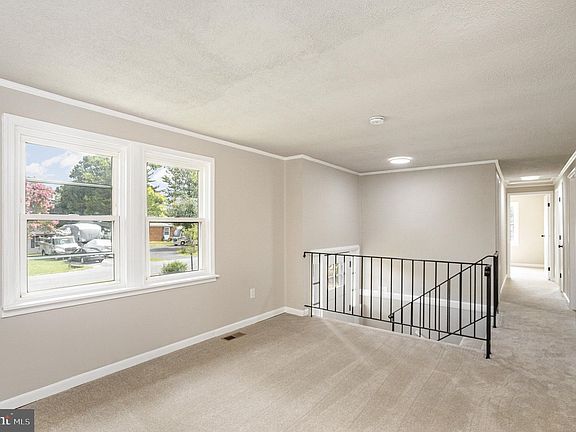 4th image of 108 Oakridge Dr