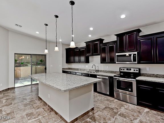 2nd image of 2370 College Dr